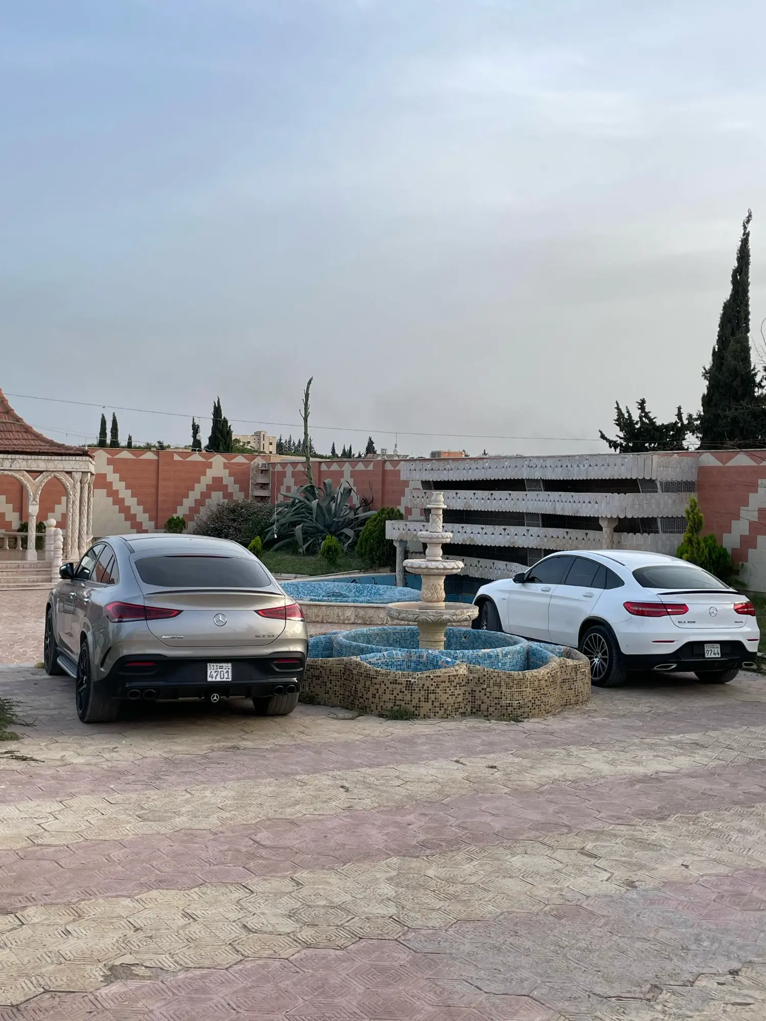 مرسيدس 250 GLC كوبيه 2017 بحالة الوكالة - صورة 2