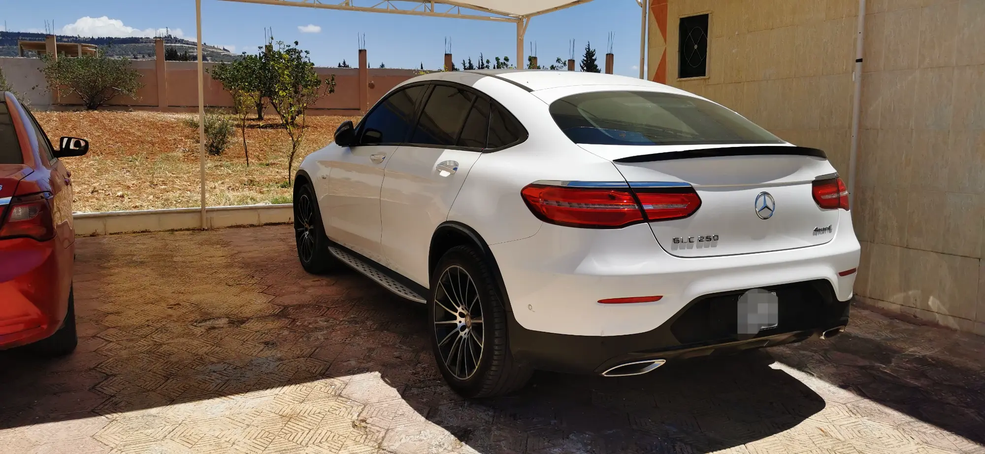 مرسيدس 250 GLC كوبيه 2017 بحالة الوكالة - صورة 3