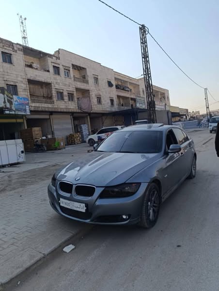 بي إم دبليو 320 2011 - صورة 4