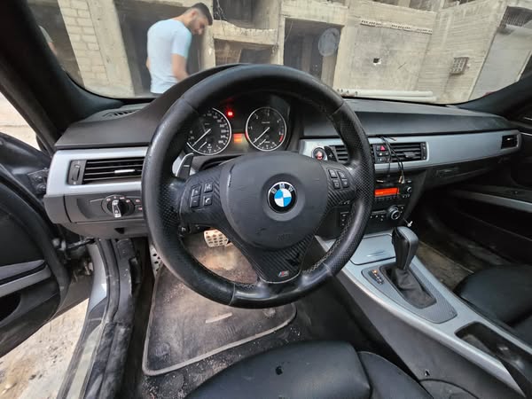 بي إم دبليو 320 2010 - صورة 4