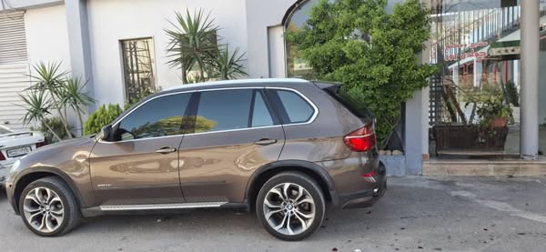 بي إم دبليو X5 2012 - صورة 5