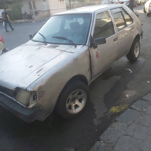 ميتسوبيشي لانسر 1983 - صورة 2