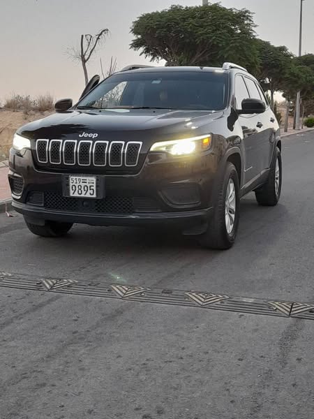 جيب شيروكي 2021 - صورة 2