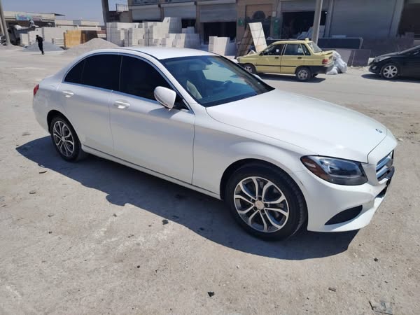 مرسيدس بنز C300 2015 - صورة 3