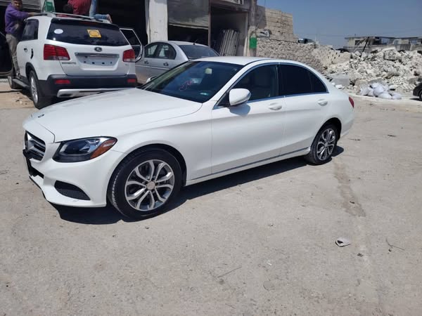 مرسيدس بنز C300 2015 - صورة 5