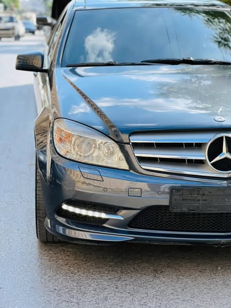 مرسيدس C-Class 2012 - صورة 1