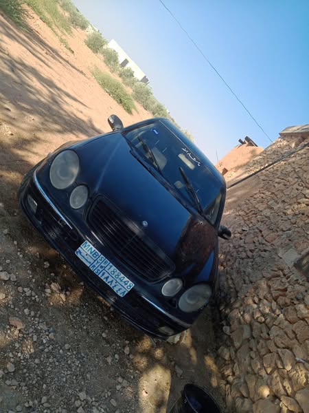 مرسيدس E200 2007 - صورة 3