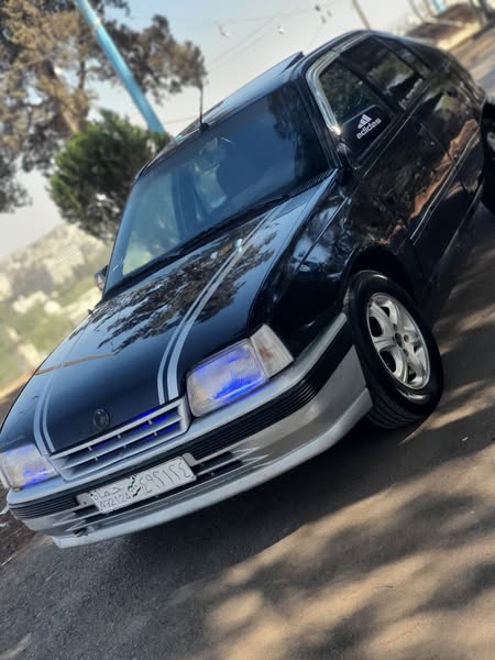 أوبل كاديت 1993 - صورة 1