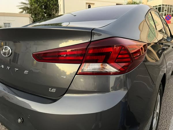 هيونداي افانتي 2019 - صورة 1