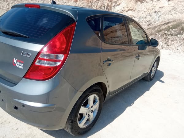 هيونداي i30 2010 - صورة 5