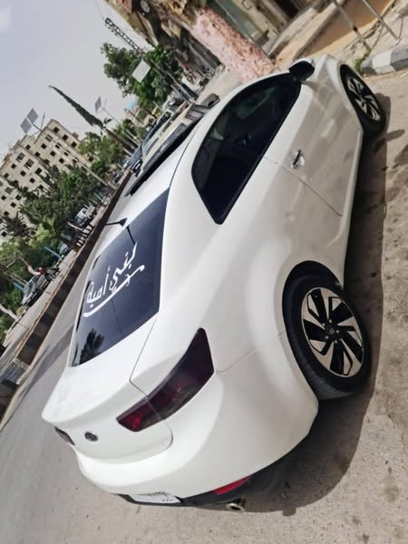 كيا فورتي 2011 - صورة 2