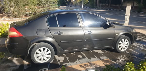 رينو ميغان 2009 - صورة 2