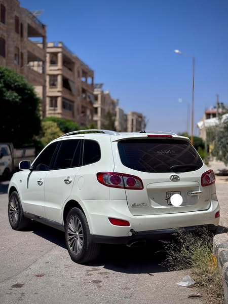 هيونداي سنتافية 2011 - صورة 5