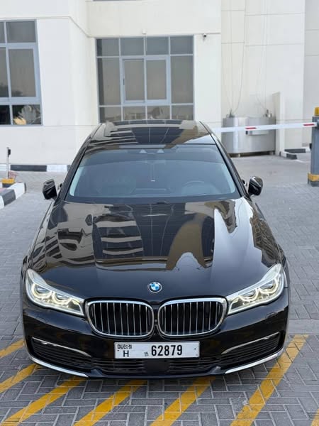 بي إم دبليو 750 2018 - صورة 2