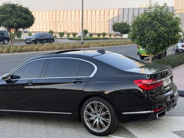 بي إم دبليو 750 2018 - صورة 5
