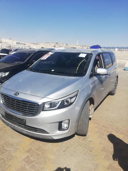 كيا كرنفال 2015 - صورة 2