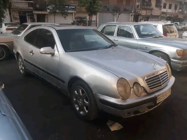 مرسيدس 2002 - صورة 1