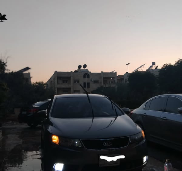 كيا فورتي 2010 - صورة 3