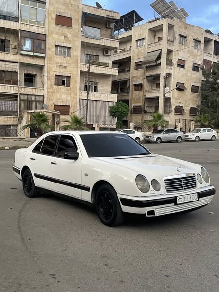 مرسيدس إي كلاس 2000 - صورة 5