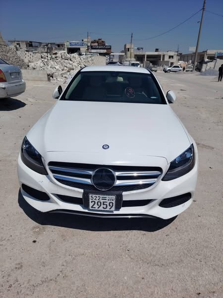 مرسيدس C300 2015 - صورة 1