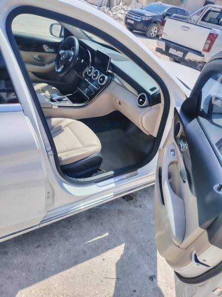مرسيدس C300 2015 - صورة 3