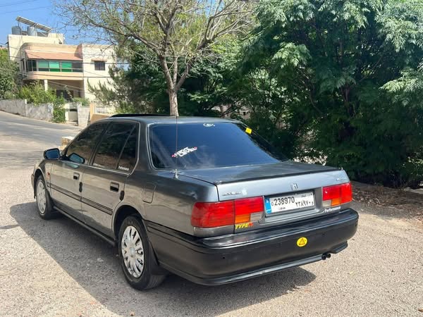 هوندا أكورد 1993 - صورة 5