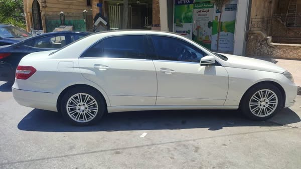 مرسيدس E300 2011 - صورة 1