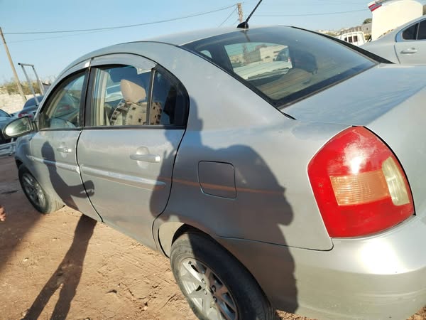 هيونداي فيرنا 2007 - صورة 4