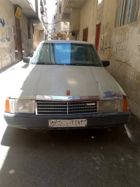 مازدا 929 1983 - صورة 2