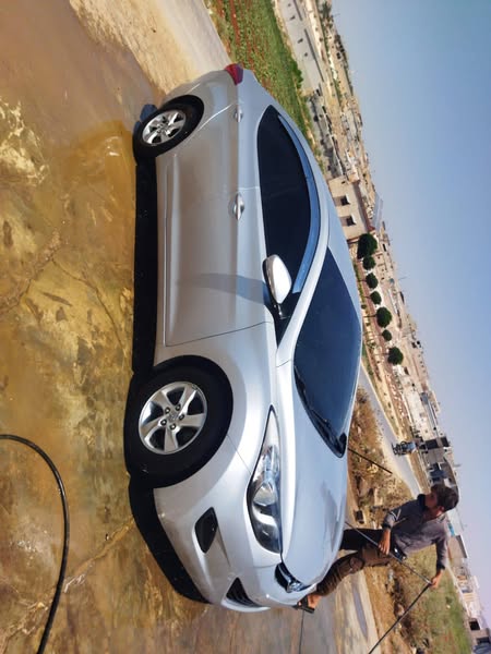 هيونداي أفانتي النتر 2012 - صورة 5