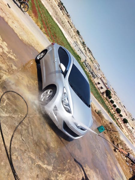 هيونداي أفانتي النتر 2012 - صورة 4