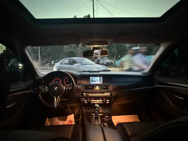 بي إم دبليو 5 Series 2012 - صورة 2