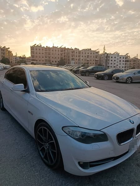 بي إم دبليو 520 2012 - صورة 2