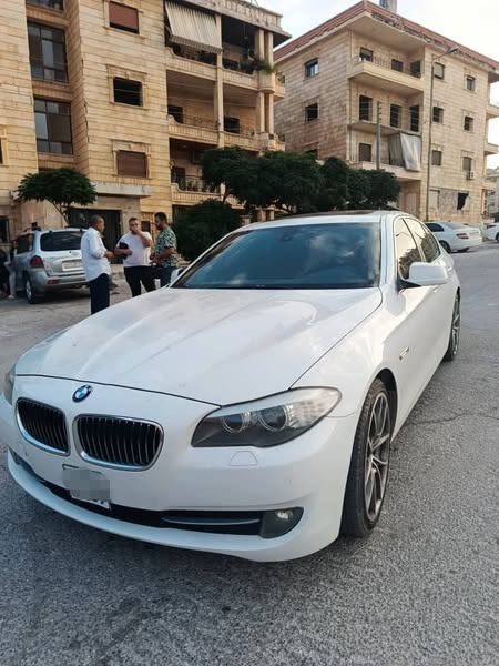 بي إم دبليو 520 2012 - صورة 3