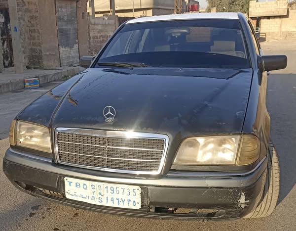 مرسيدس C-Class 2001 - صورة 4