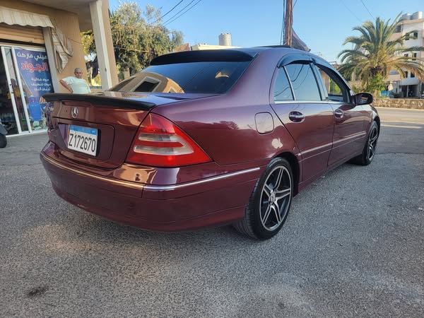 مرسيدس C-Class 2005 - صورة 5