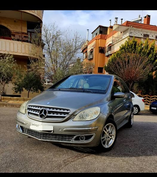 مرسيدس B150 2006 - صورة 1