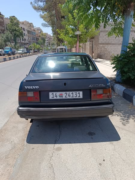 فولفو 460 1993 - صورة 3