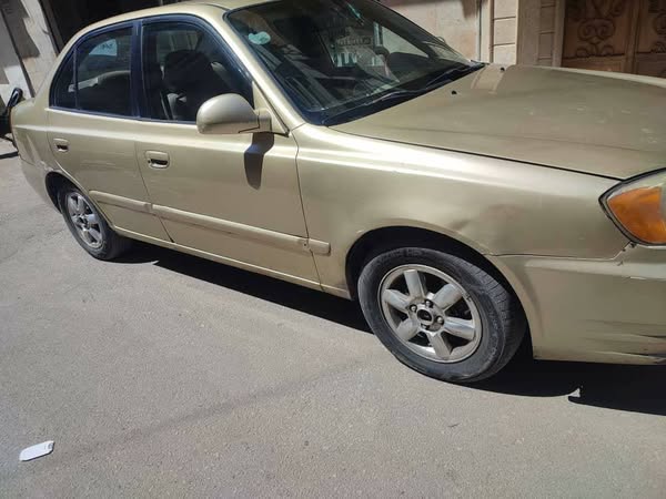 هونداي فيرنا 2003 - صورة 5