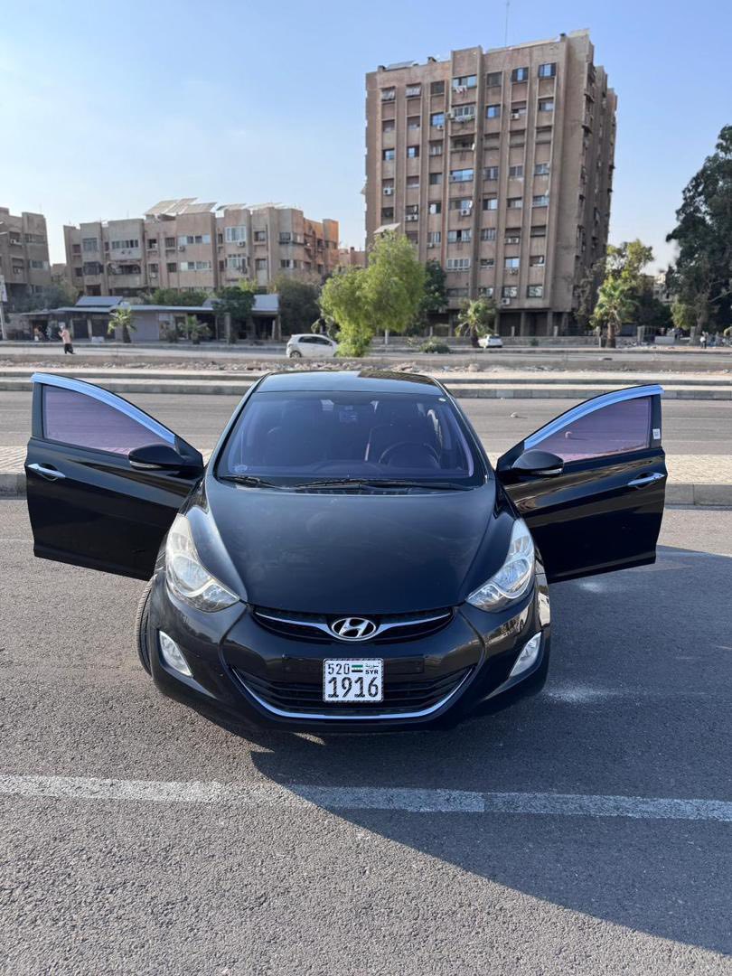 هيونداي أفانتي 2012 - صورة 1