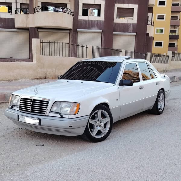 مرسيدس E 300 1993 - صورة 3