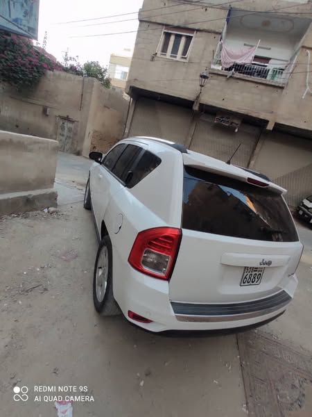 جيب كومباس 2011 - صورة 1