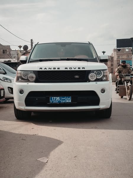 لاند روفر رانج روفر 2012 - صورة 1