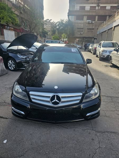مرسيدس-بنز C300 2013 - صورة 2