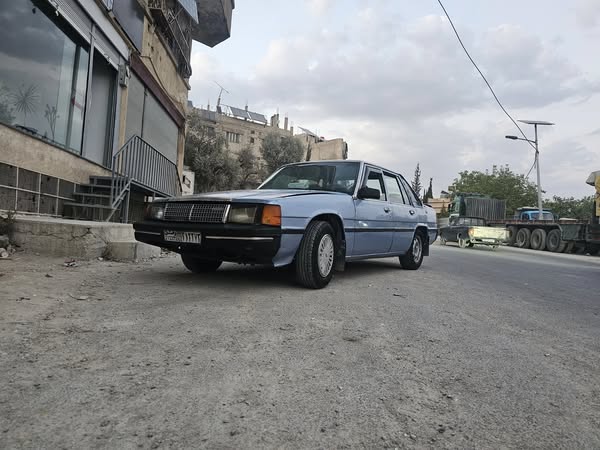 مازدا 929 1983 - صورة 2