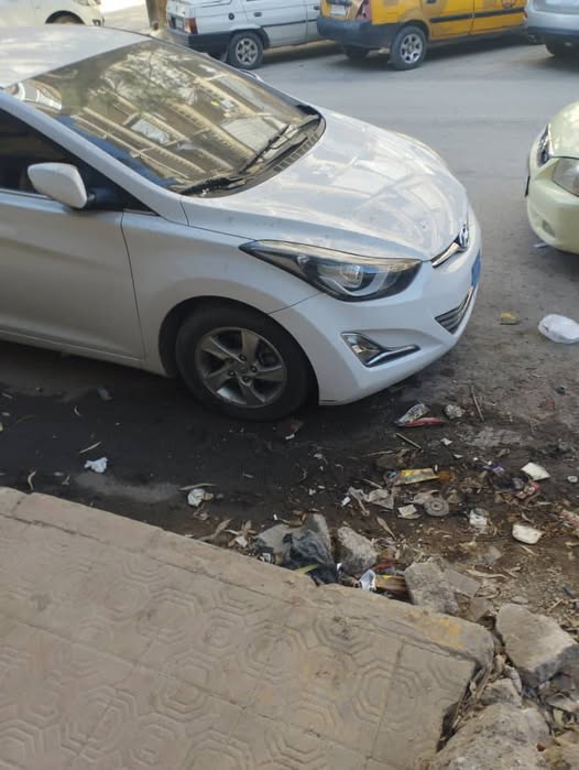 هيونداي الينترا 2015