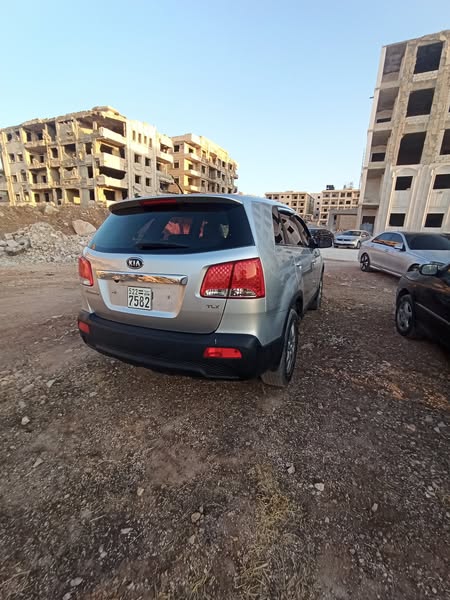كيا سورينتو 2012 - صورة 3