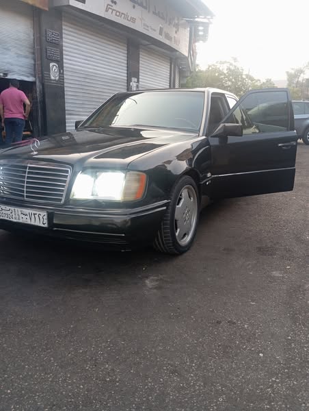 مرسيدس E300 1986 - صورة 1