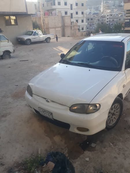 هيونداي اكسنت 1998 - صورة 1