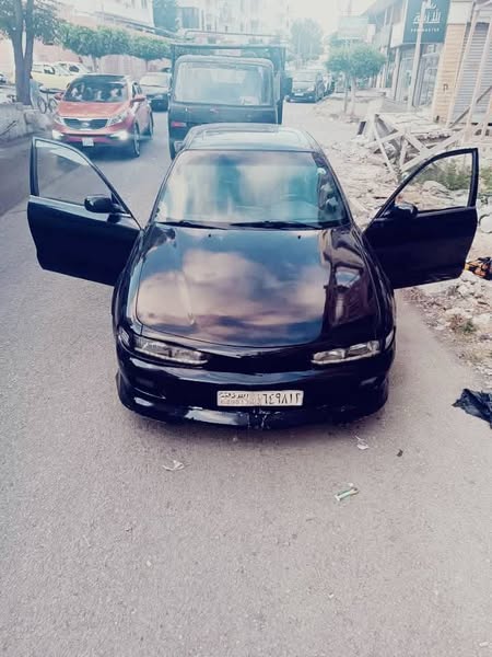 ميتسوبيشي جالانت 1993 - صورة 1